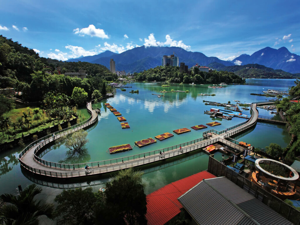 TOUR ĐÀI LOAN - ĐÀI BẮC - ĐÀI TRUNG - CAO HÙNG đầm nhật nguyệt