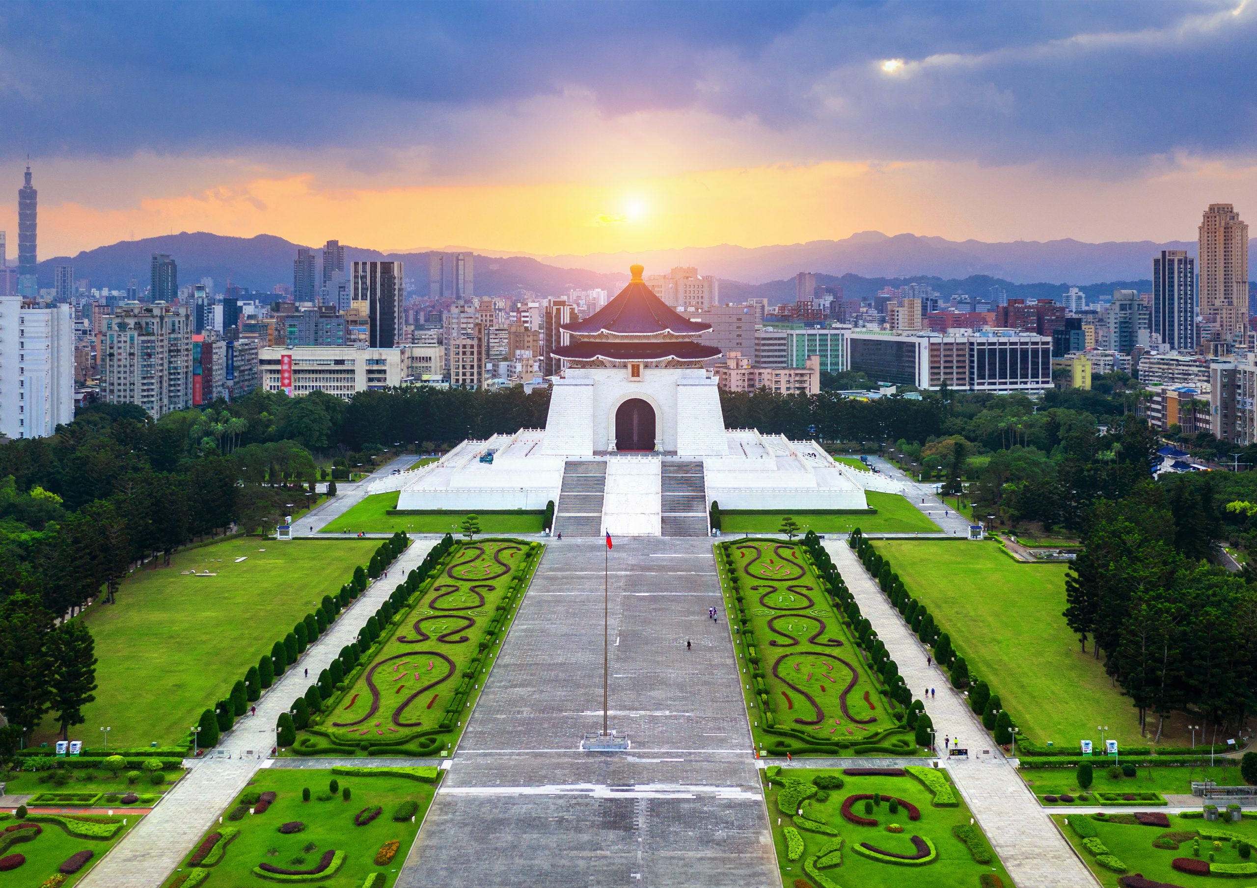 TOUR ĐÀI LOAN - ĐÀI BẮC - ĐÀI TRUNG - CAO HÙNG dai tuong niem trung chinh scaled